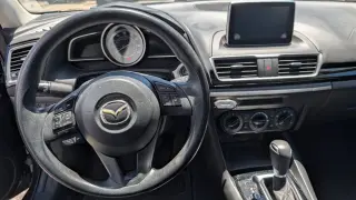 2016  Mazda3 i Sport