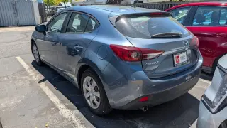 2016  Mazda3 i Sport