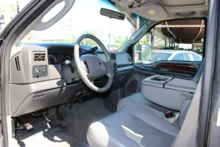 2003 Ford Super Duty F-250 Crew Cab 156" Lariat 4WD