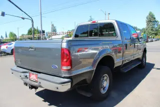 2003 Ford Super Duty F-250 Crew Cab 156" Lariat 4WD