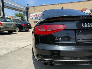 2015 Audi A4 2.0T Sedan quattro Tiptronic
