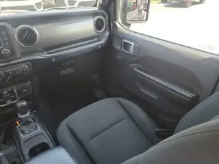 Jeep Wrangler Unlimited 2020 4x4 Willys Sport 4dr SUV