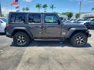 Jeep Wrangler Unlimited 2020 4x4 Willys Sport 4dr SUV