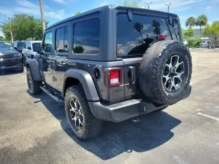Jeep Wrangler Unlimited 2020 4x4 Willys Sport 4dr SUV