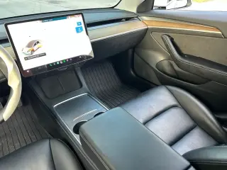 Tesla Model 3 2022 4dr Sedan