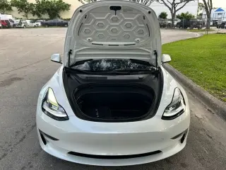 Tesla Model 3 2022 4dr Sedan