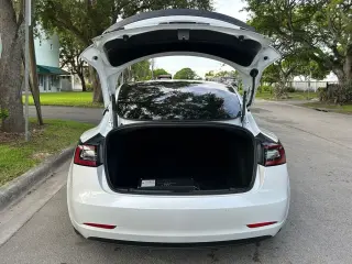Tesla Model 3 2022 4dr Sedan