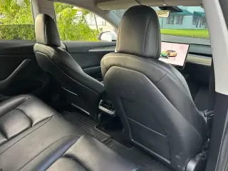 Tesla Model 3 2022 4dr Sedan