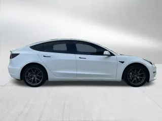 Tesla Model 3 2022 4dr Sedan