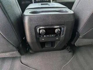 GMC Yukon 2022 4x4 SLT 4dr SUV