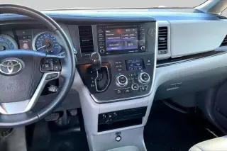 Toyota Sienna 2019 XLE 7-Passenger Auto Access Seat 4dr Mini-Van