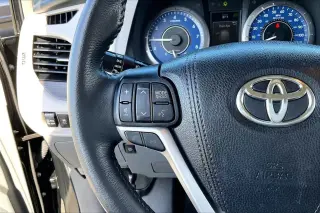 Toyota Sienna 2019 XLE 7-Passenger Auto Access Seat 4dr Mini-Van