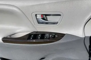 Toyota Sienna 2019 XLE 7-Passenger Auto Access Seat 4dr Mini-Van