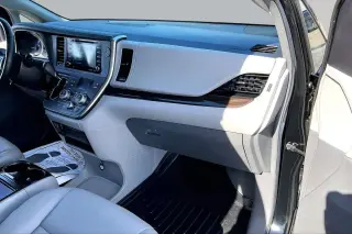 Toyota Sienna 2019 XLE 7-Passenger Auto Access Seat 4dr Mini-Van