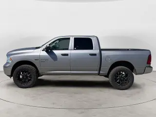 Ram 1500 Classic 2023 4x4 SLT 4dr Crew Cab 5.5 ft. SB Pickup
