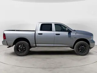 Ram 1500 Classic 2023 4x4 SLT 4dr Crew Cab 5.5 ft. SB Pickup