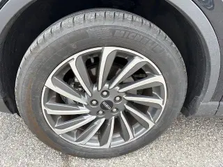 Lincoln Corsair 2023 AWD Reserve 4dr SUV