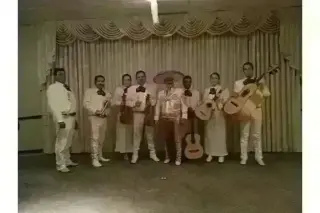 MARIACHI MÚSICA VARIABLE EN LA