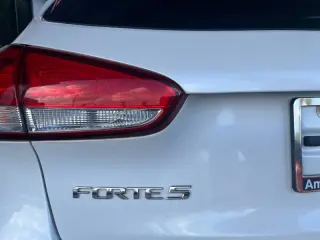 2016 Kia Forte5