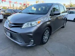 2018 TOYOTA SIENNA