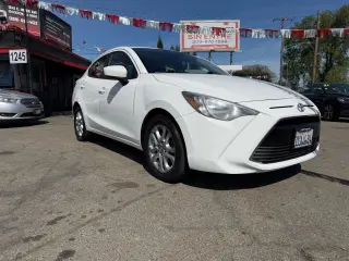 2017 Toyota Yaris IA