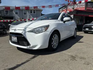 2017 Toyota Yaris IA