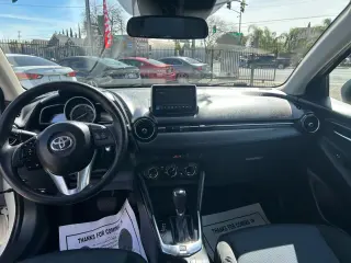 2017 Toyota Yaris IA