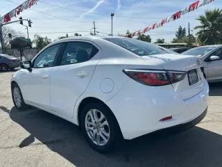 2017 Toyota Yaris IA