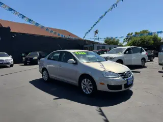 2010 VOLKSWAGEN JETTA