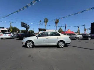 2010 VOLKSWAGEN JETTA