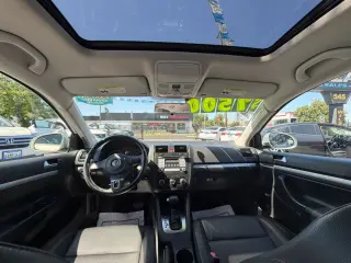 2010 VOLKSWAGEN JETTA