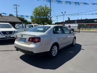 2010 VOLKSWAGEN JETTA