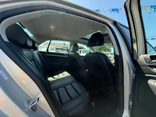 2010 VOLKSWAGEN JETTA