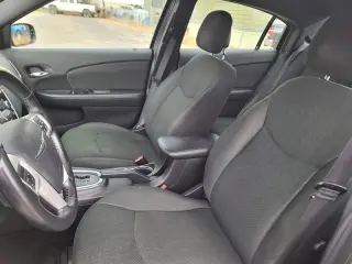 2011 Chrysler 200 Touring 4-Door Sedan