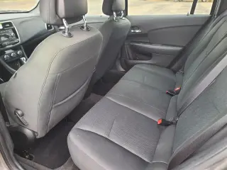2011 Chrysler 200 Touring 4-Door Sedan