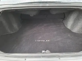 2011 Chrysler 200 Touring 4-Door Sedan