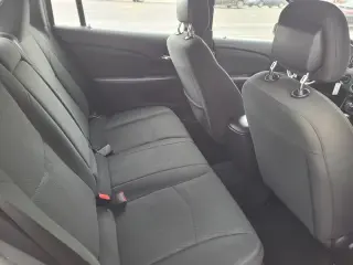2011 Chrysler 200 Touring 4-Door Sedan
