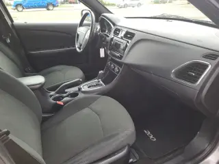 2011 Chrysler 200 Touring 4-Door Sedan