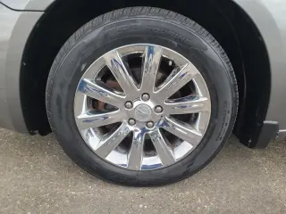 2011 Chrysler 200 Touring 4-Door Sedan