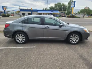 2011 Chrysler 200 Touring 4-Door Sedan