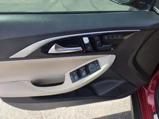 2017 INFINITI QX30 Luxury