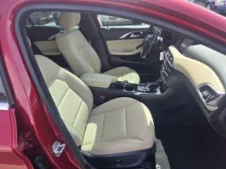 2017 INFINITI QX30 Luxury