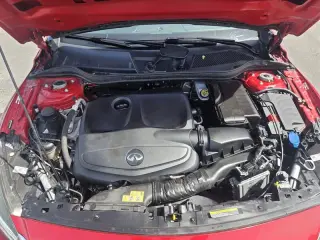 2017 INFINITI QX30 Luxury