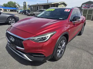 2017 INFINITI QX30 Luxury