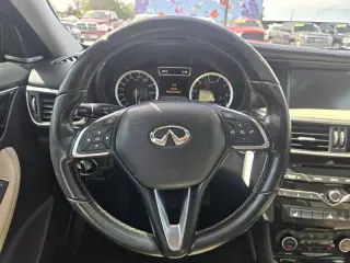 2017 INFINITI QX30 Luxury