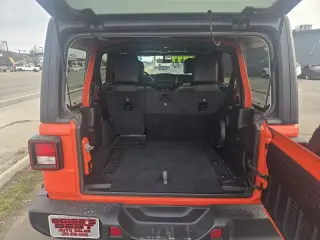2020 Jeep Wrangler Unlimited Sahara Altitude