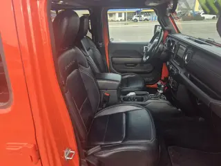2020 Jeep Wrangler Unlimited Sahara Altitude