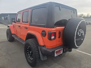 2020 Jeep Wrangler Unlimited Sahara Altitude