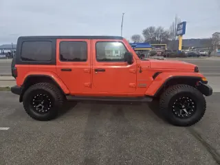 2020 Jeep Wrangler Unlimited Sahara Altitude