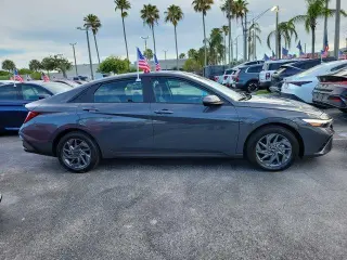 Hyundai ELANTRA Hybrid 2024 Blue 4dr Sedan
